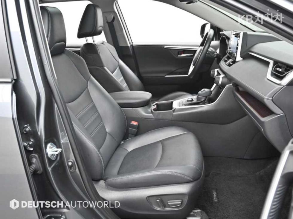 2022 - toyota rav4
