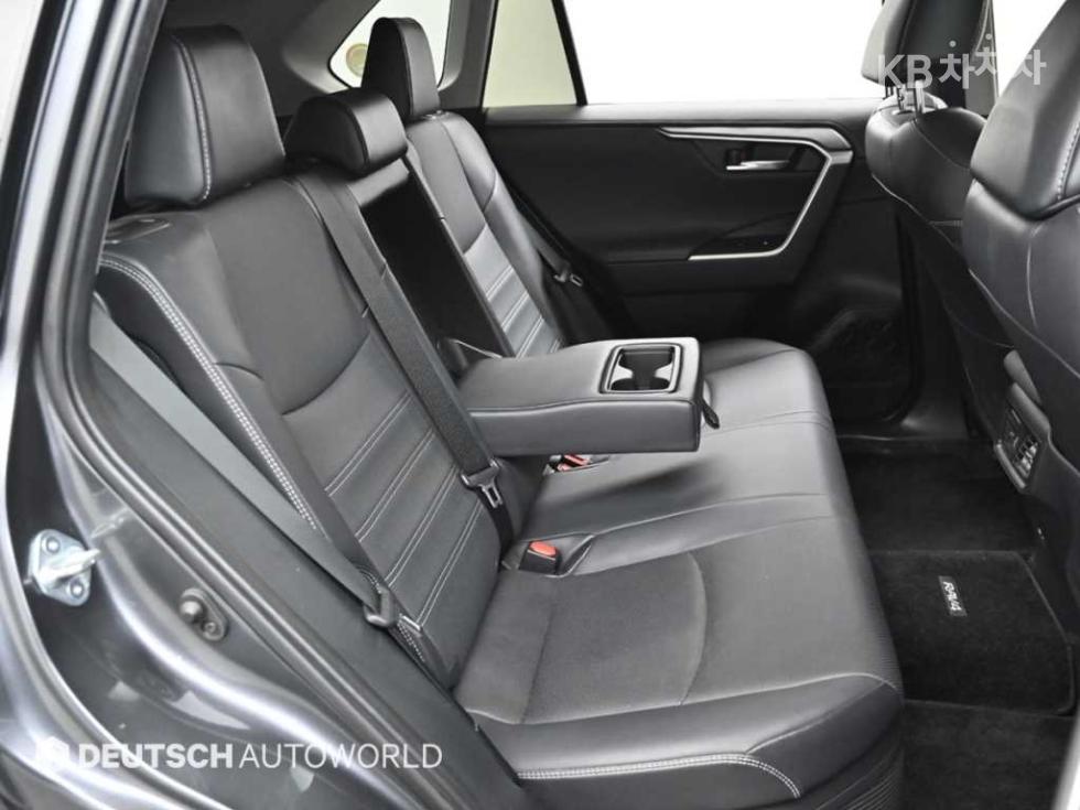 2022 - toyota rav4