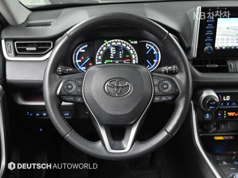 2022 - toyota rav4