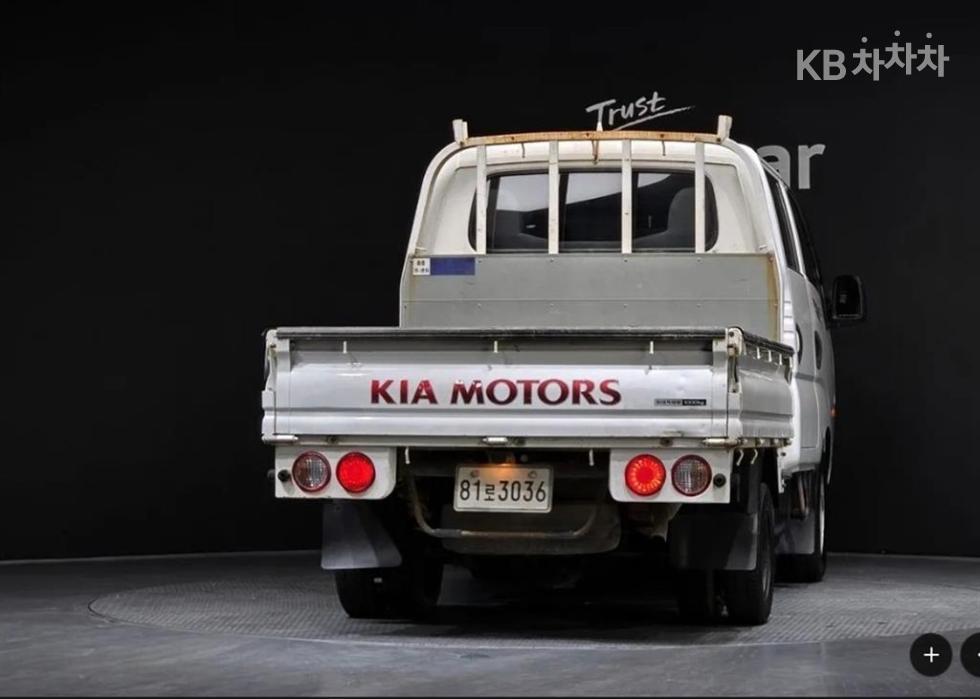 2011 - kia bongo iii