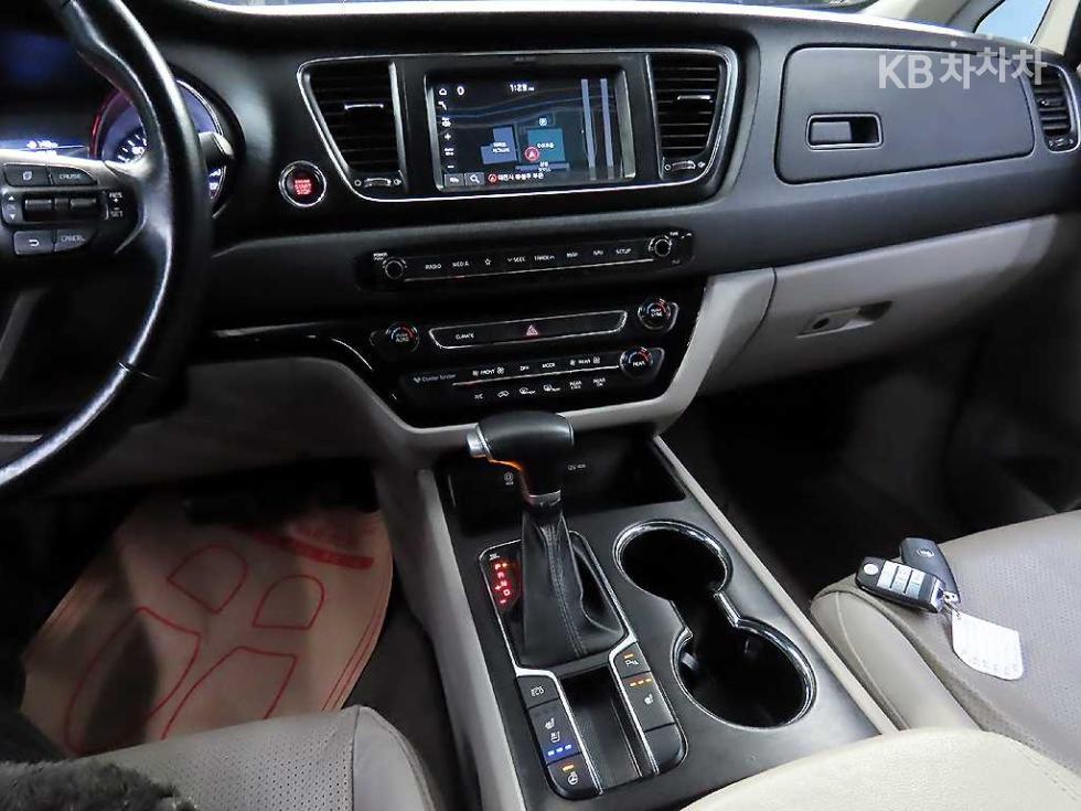 2020 - kia carnival