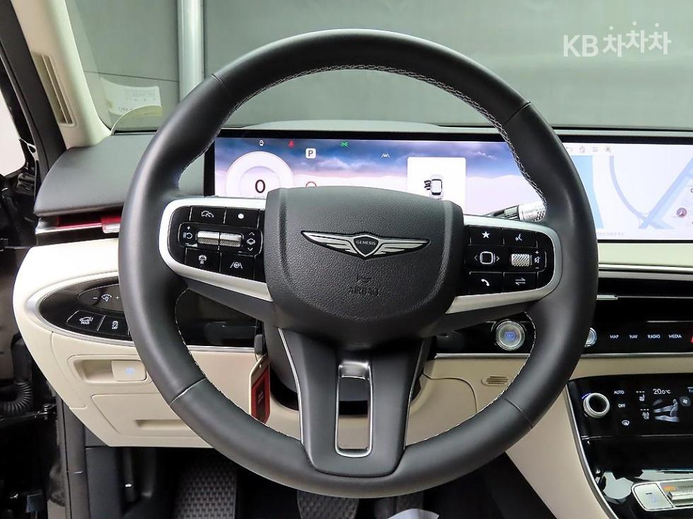 2025 Genesis GV70 photo