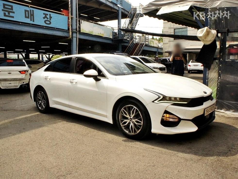 2021 - kia k5