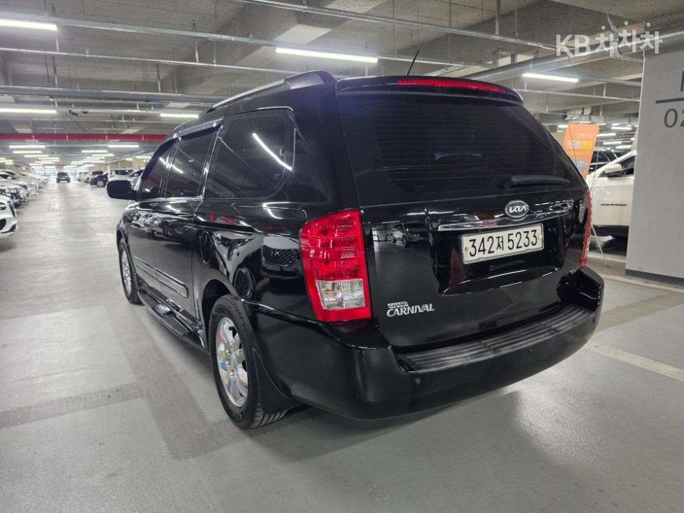 2011 - kia carnival