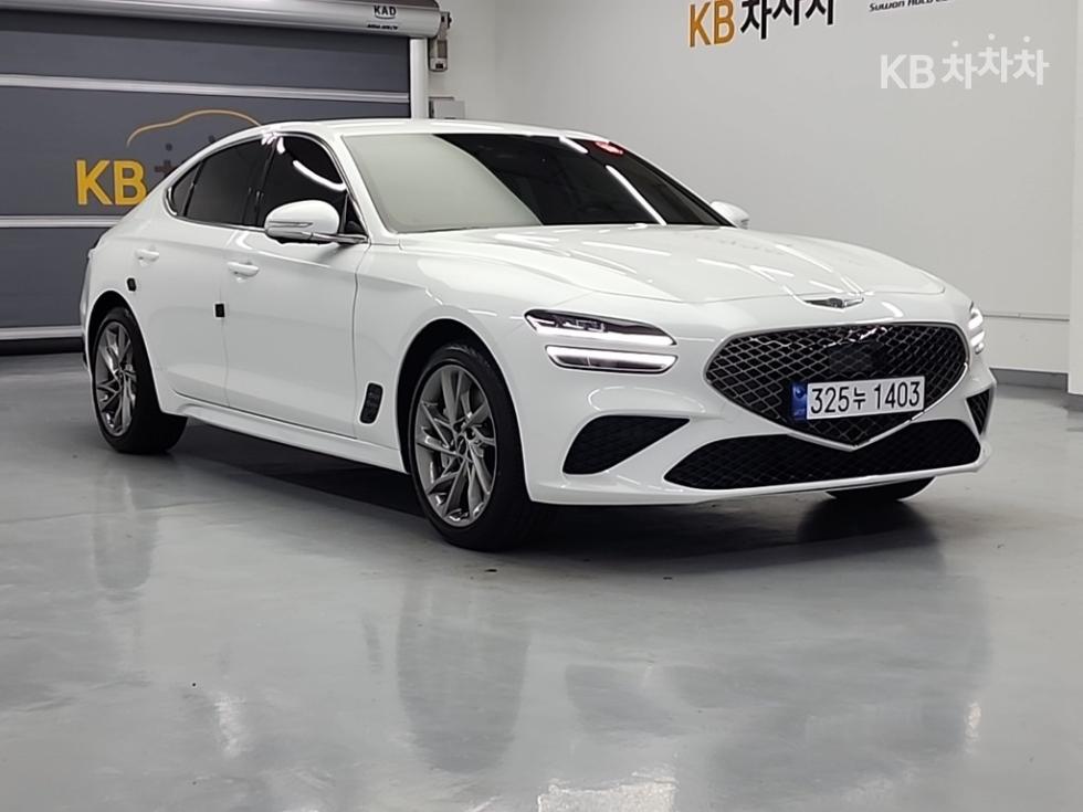 2025 Genesis G70 photo