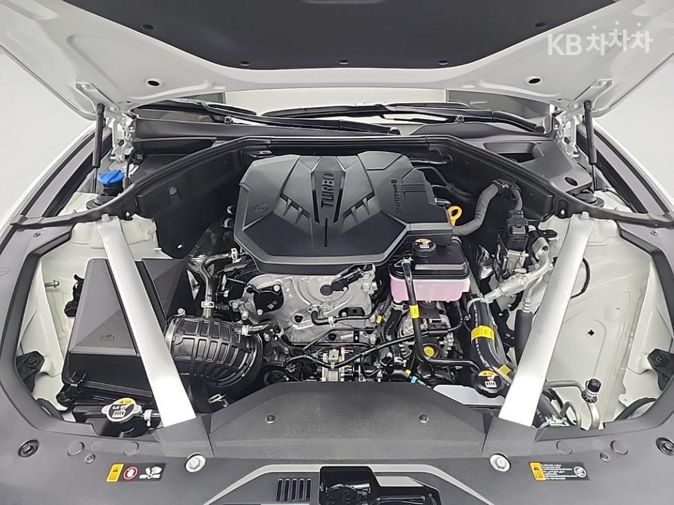 2025 Genesis G70 photo