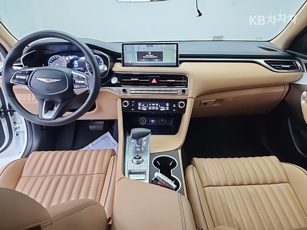 2025 Genesis G70 photo
