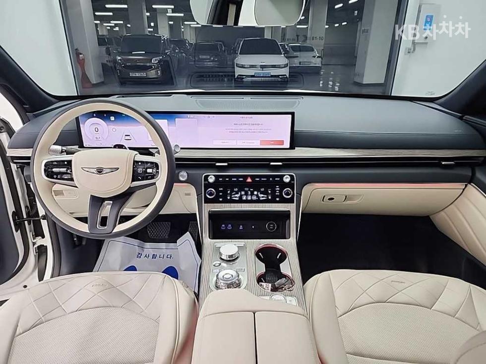 2025 Genesis GV80 photo