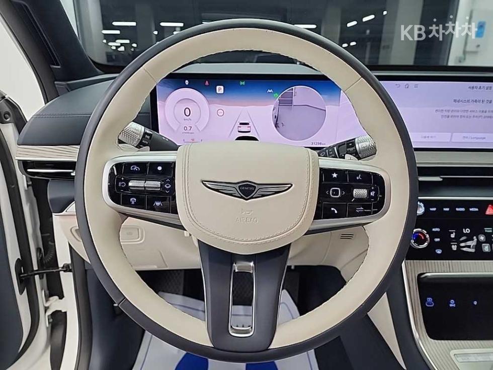 2025 Genesis GV80 photo