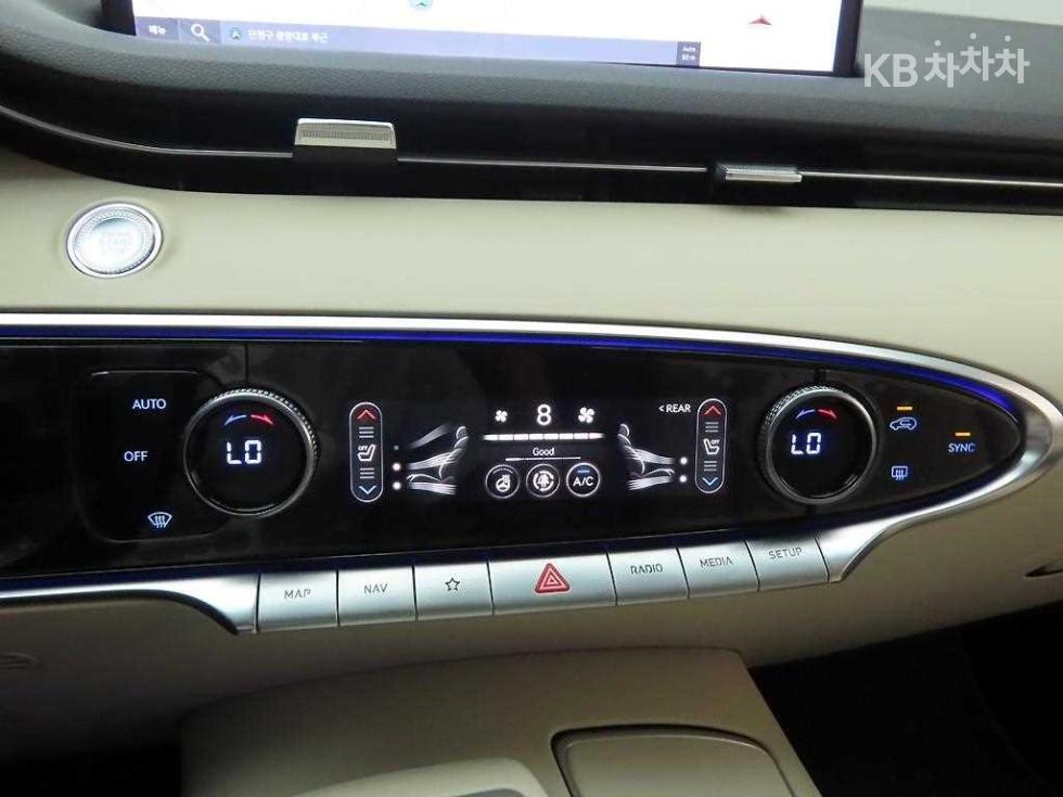 2023 Genesis GV70 photo