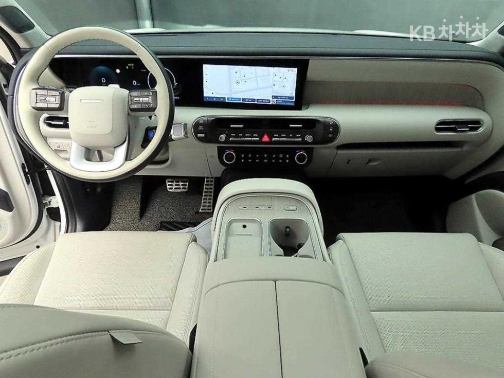 2025 Hyundai Used Car photo