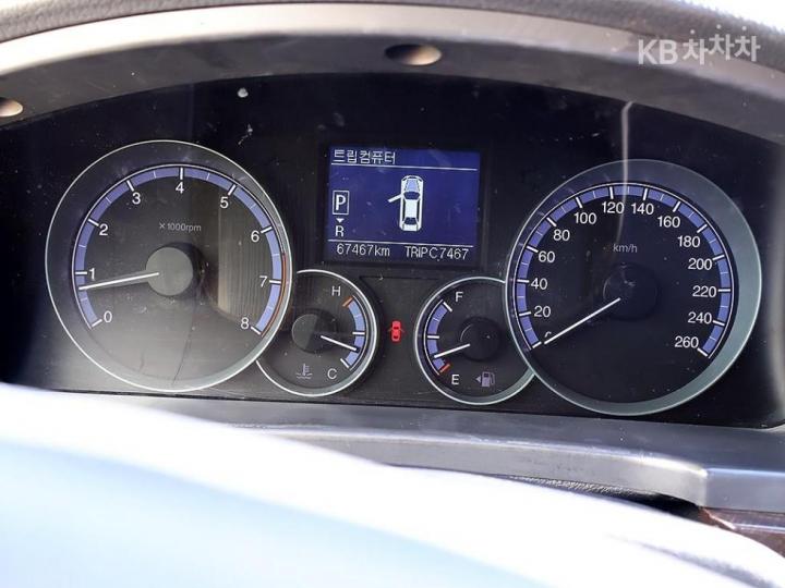 KG Mobility (Ssangyong) Chairman H New Classic 600S Top Model 7