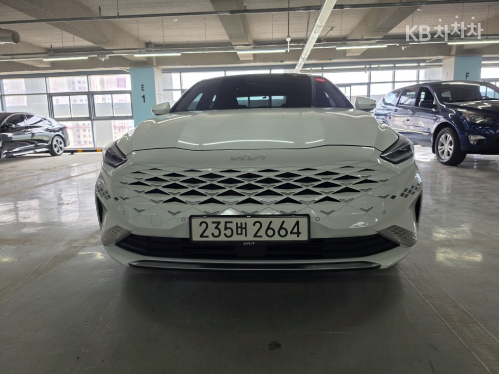 Kia K8 — miniaturë 2