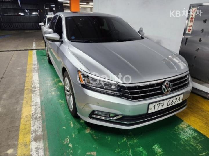 Volkswagen Passat 1.8 TSI Base Type