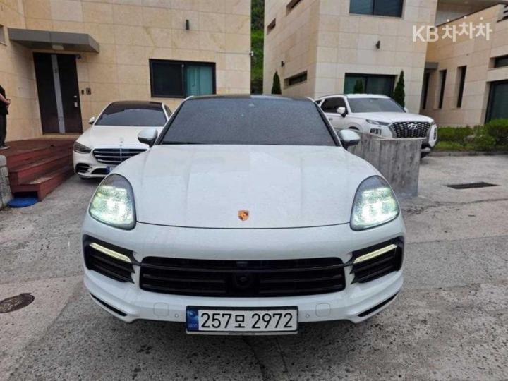 Porsche Cayenne 9Y0 3.0 Coupe Base Type