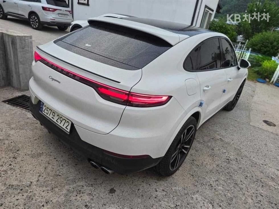 2023 Porsche (9Y0) photo