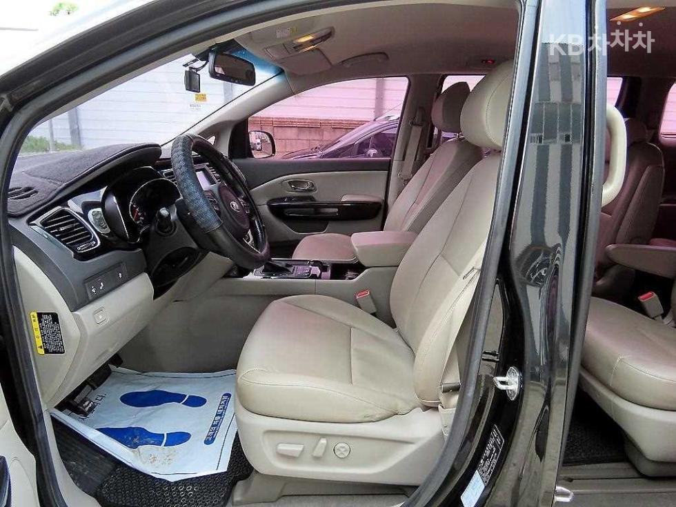 2018 - kia carnival