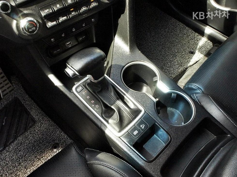 2020 - kia sportage