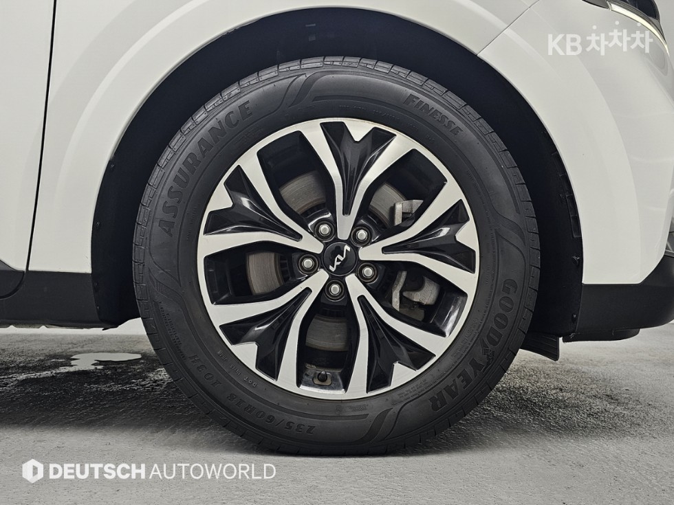 2023 - kia carnival