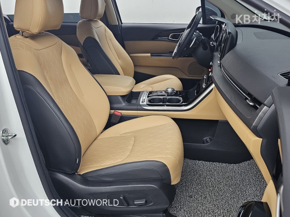 2023 - kia carnival