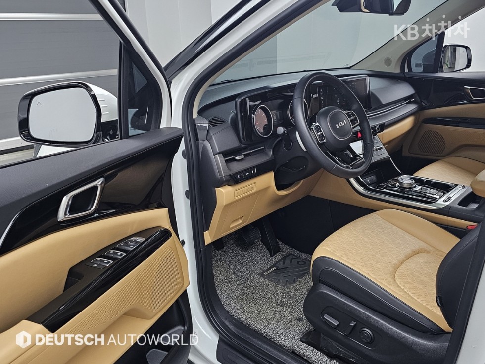 2023 - kia carnival