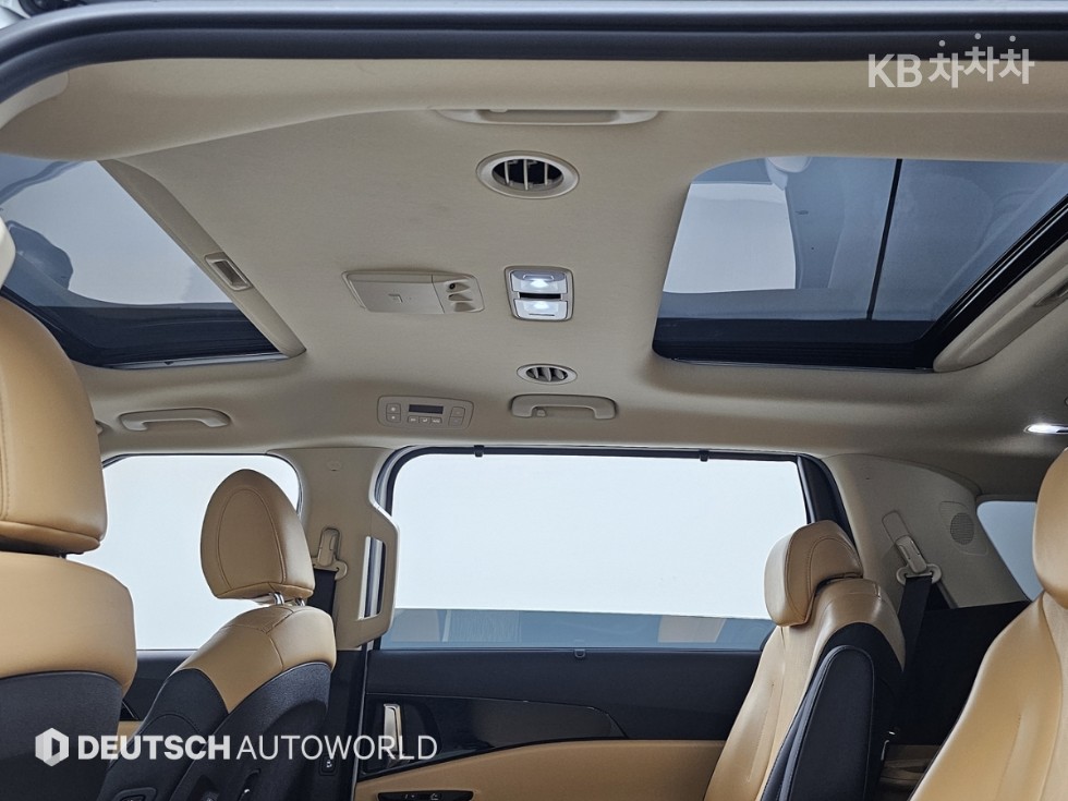 2023 - kia carnival