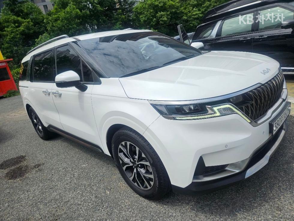 2023 - kia carnival