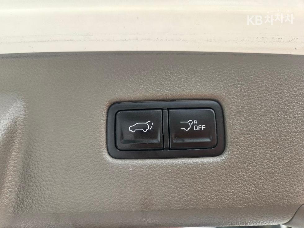 2023 - kia carnival