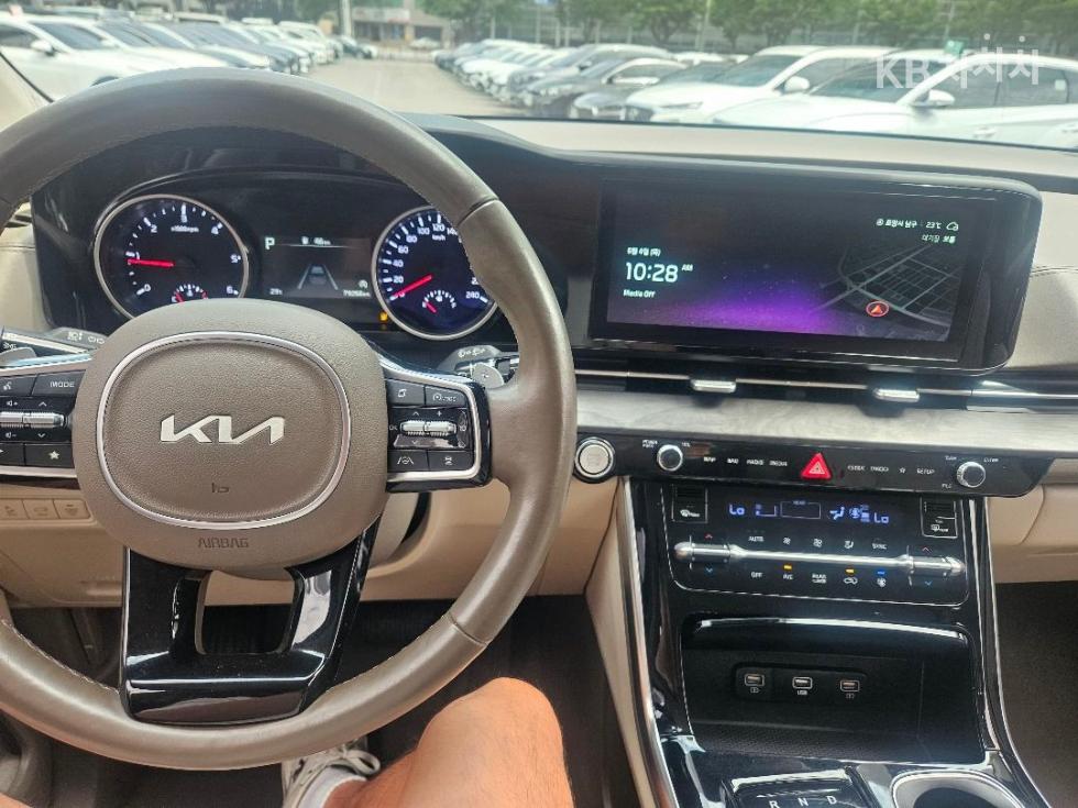 2023 - kia carnival