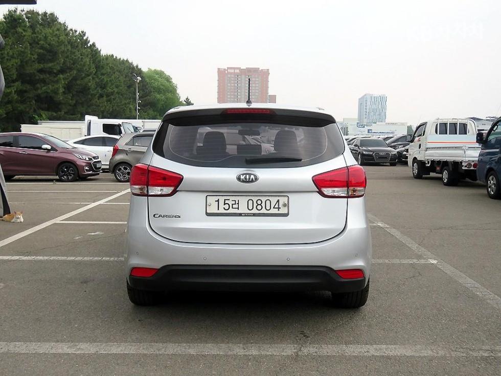 Kia Carens — miniaturë 3