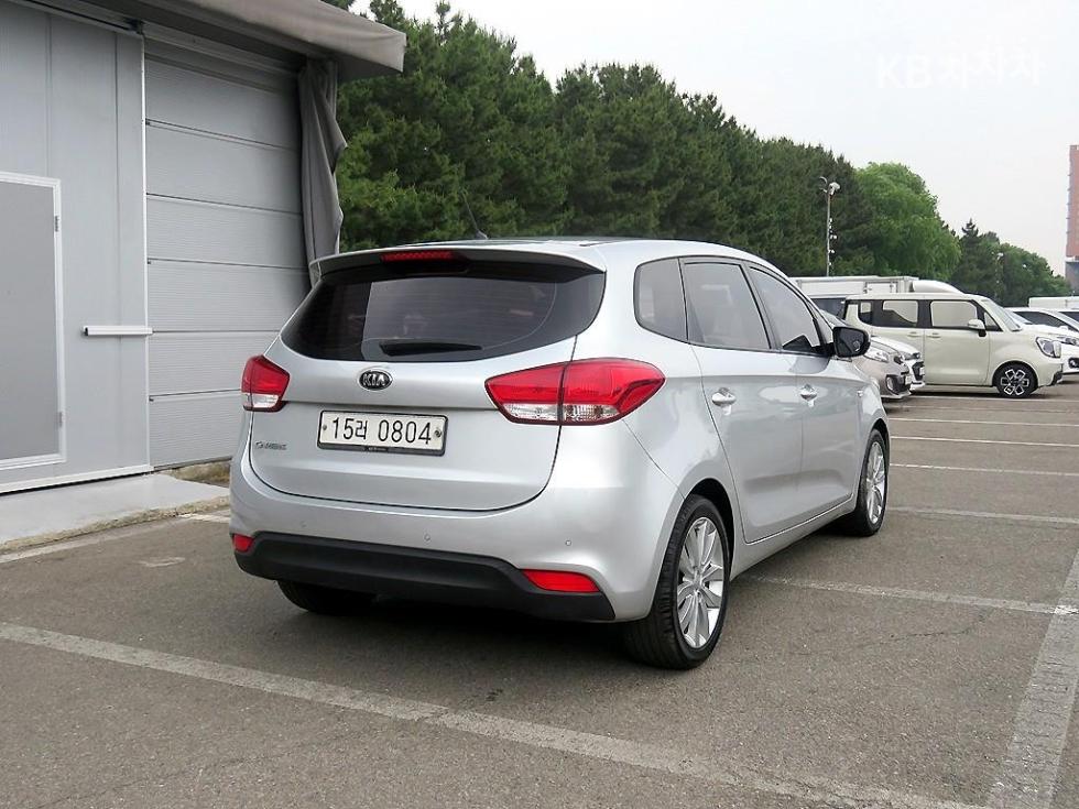 Kia Carens — miniaturë 4