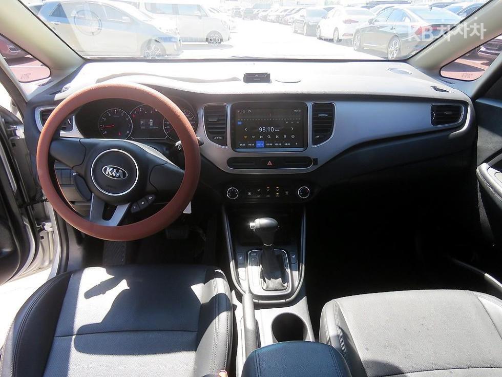 Kia Carens — miniaturë 8