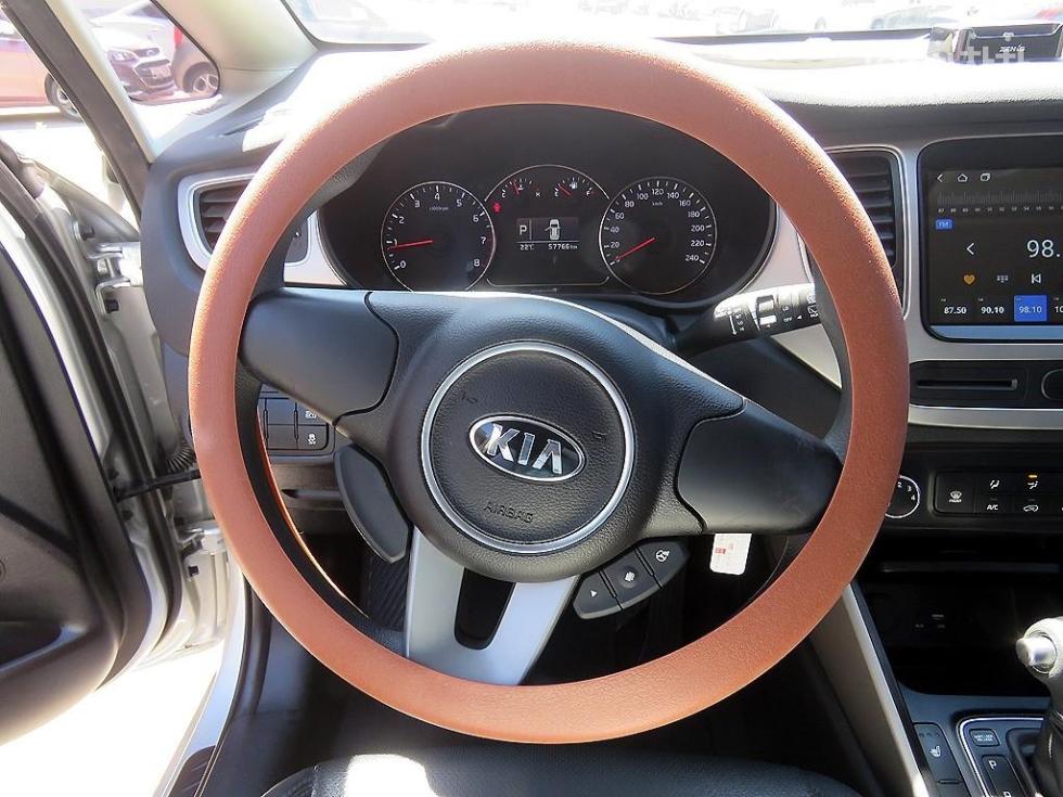 Kia Carens — miniaturë 11