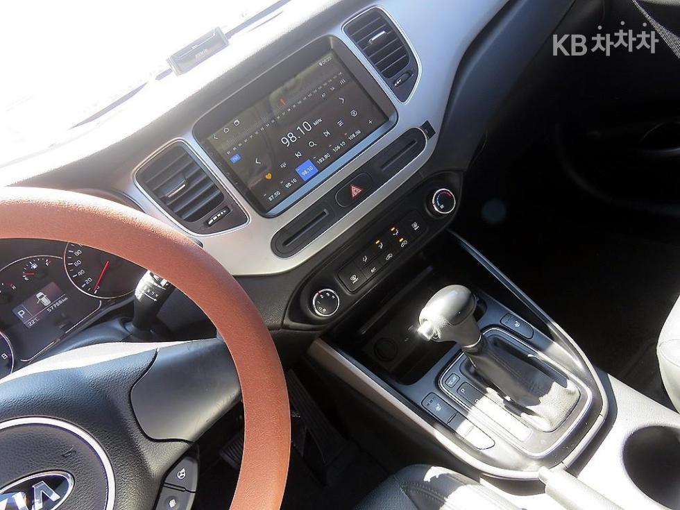 Kia Carens — miniaturë 12