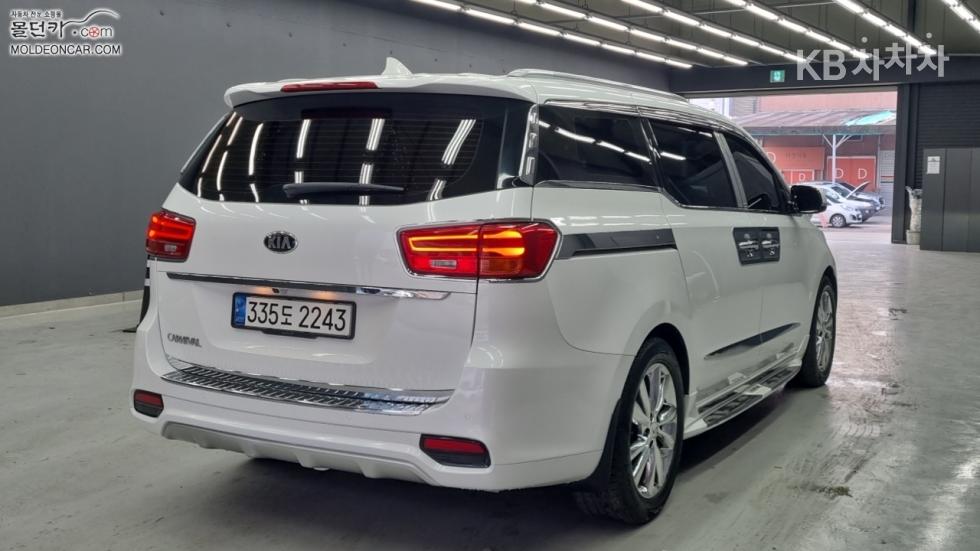 2019 - kia carnival