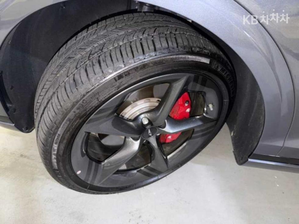 2025 Genesis GV70 photo
