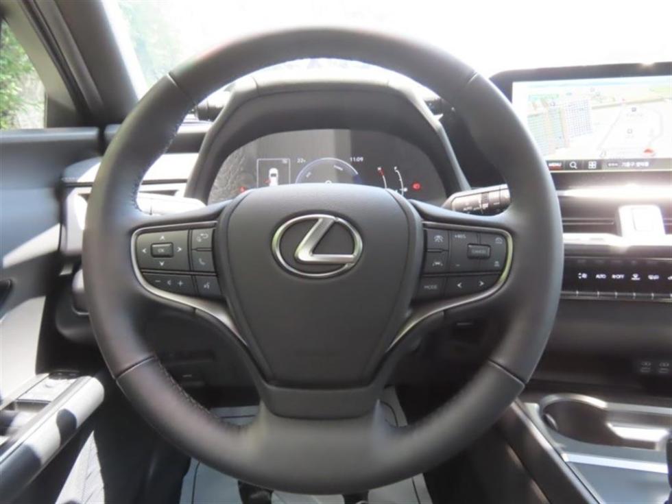 2026 - lexus ux