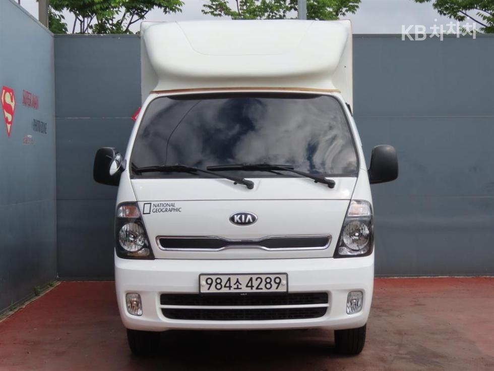 2013 - kia bongo iii