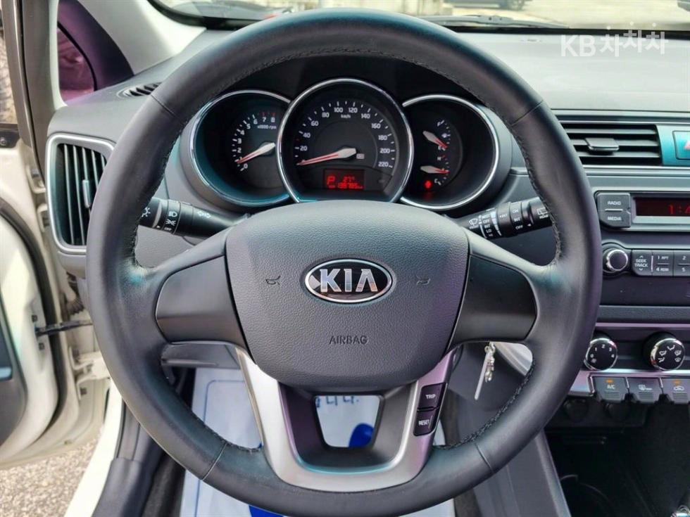 2015 - kia pride