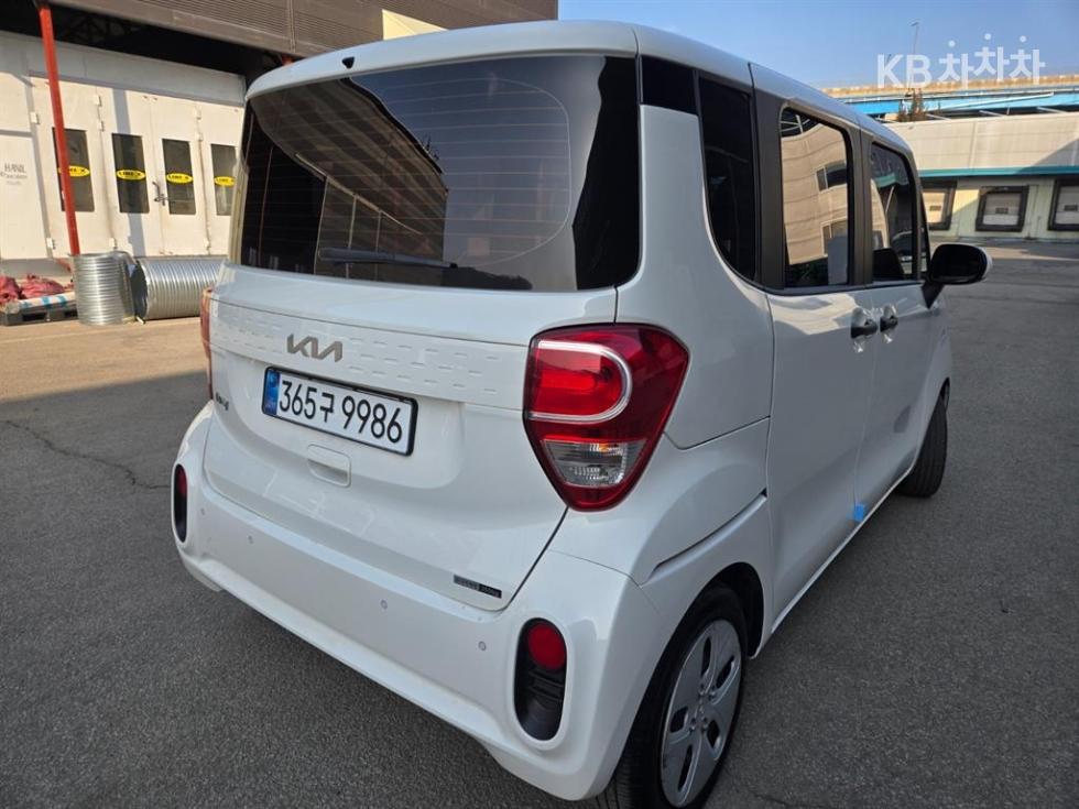 2022 - kia ray