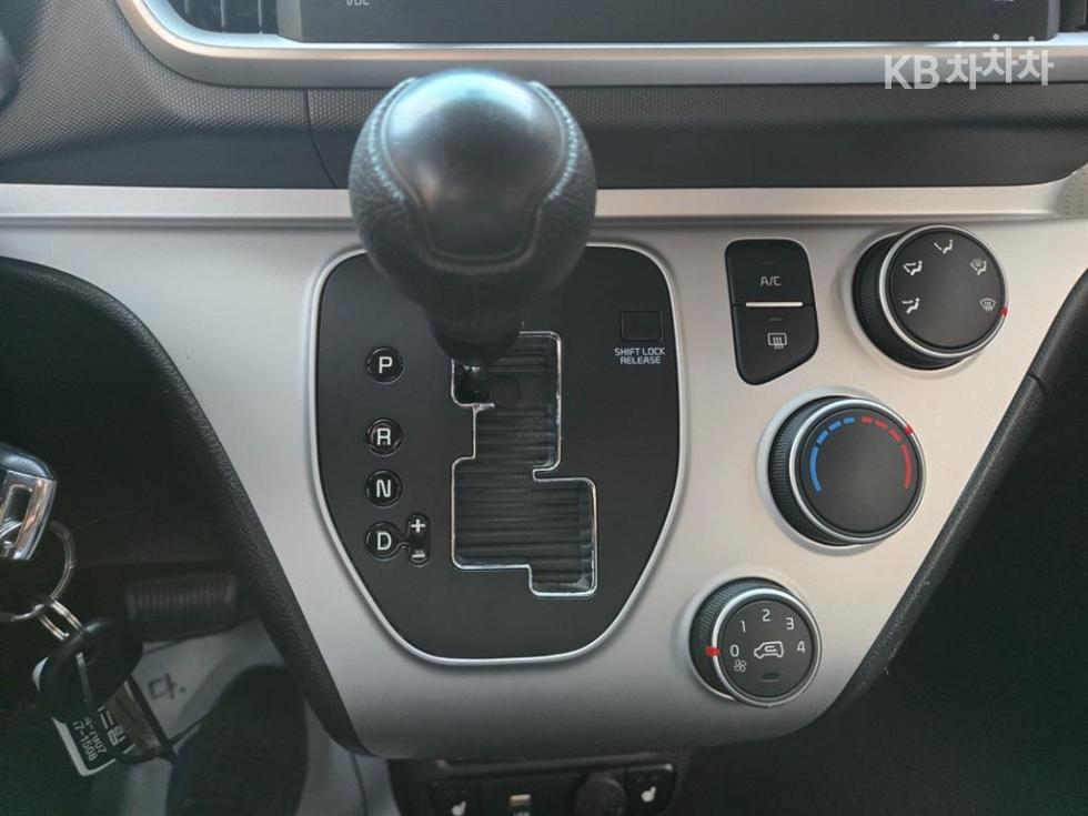 2022 - kia ray