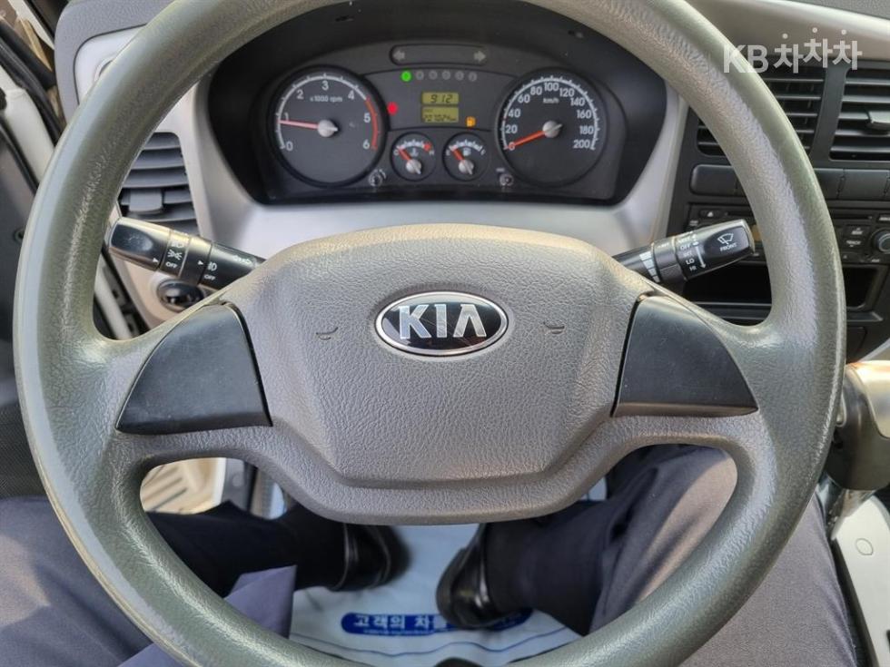 2013 - kia bongo iii