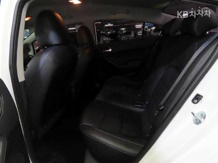 Kia K3 1.6 Gasoline Prestige Base Type 8