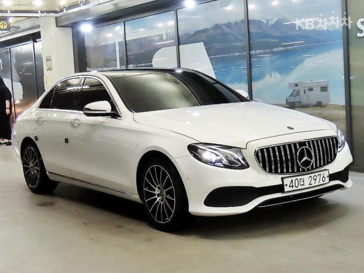 Mercedes-Benz E-Class W213 E300 Avantgarde