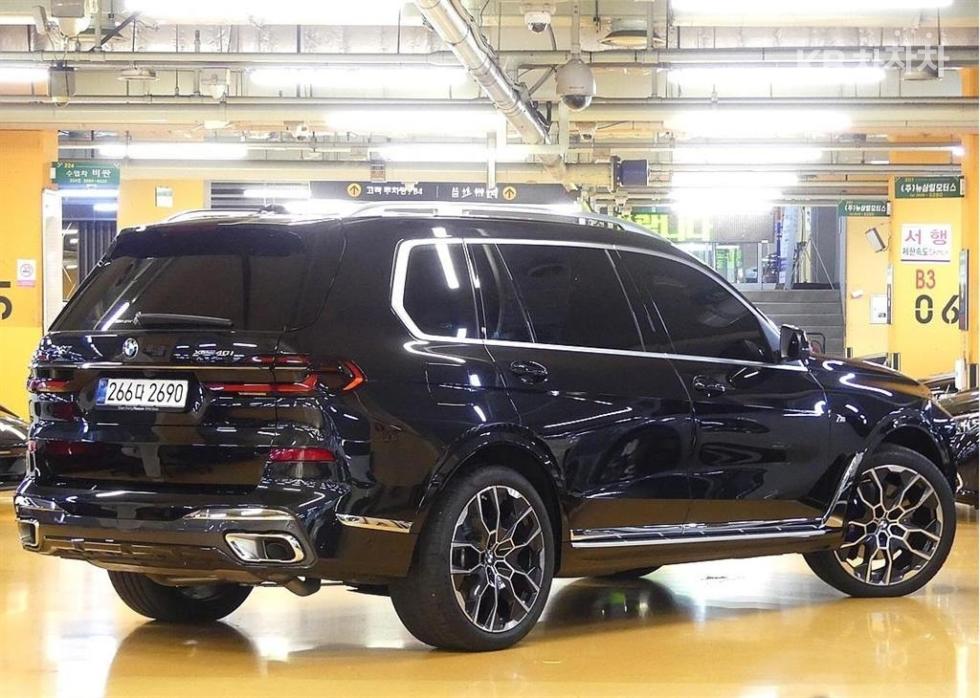 BMW X7 — miniaturë 3