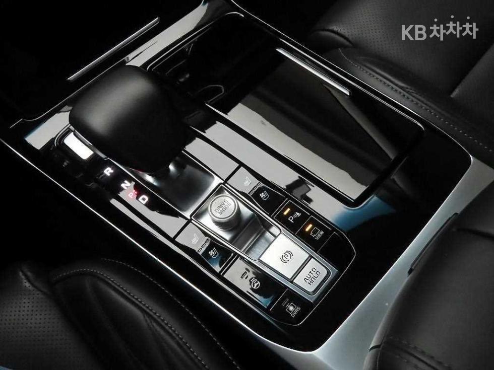 2021 - kia k7