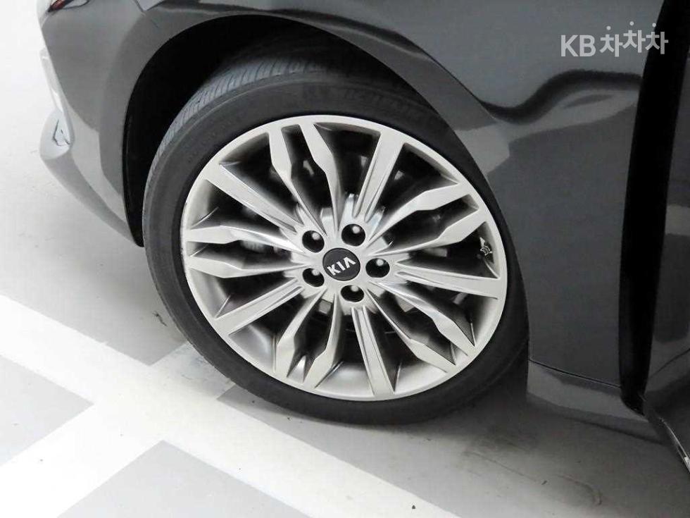 2021 - kia k7