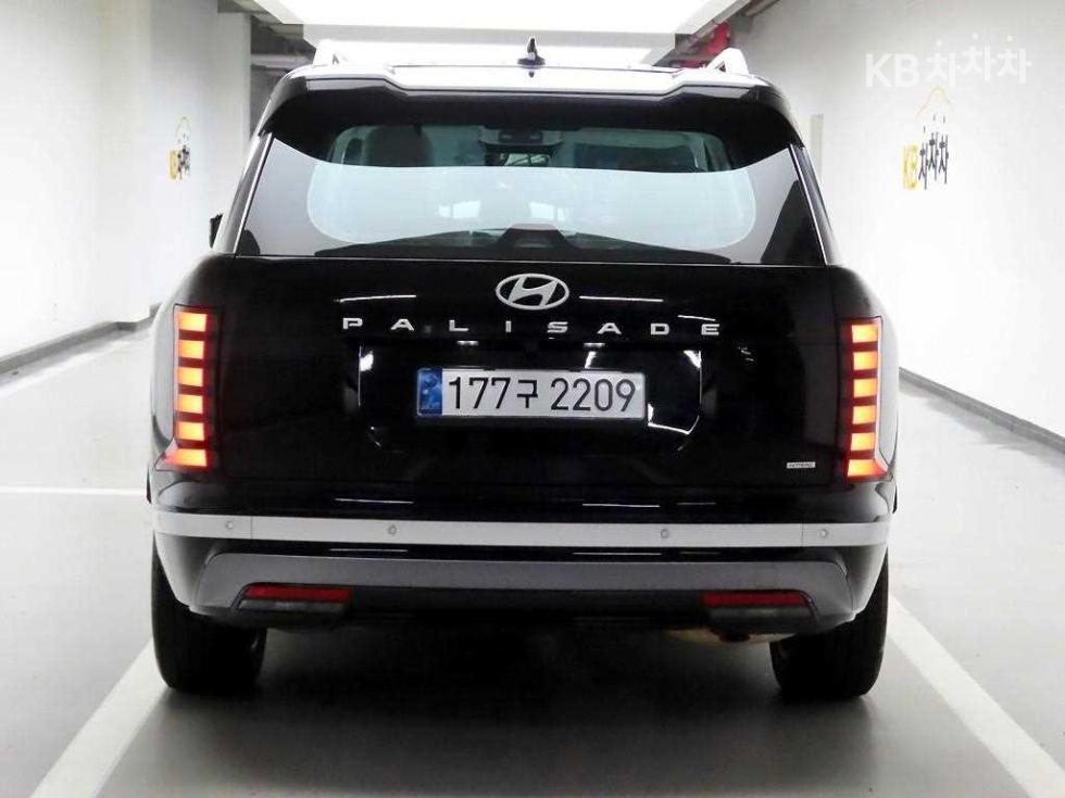 2025 Hyundai Used Car photo