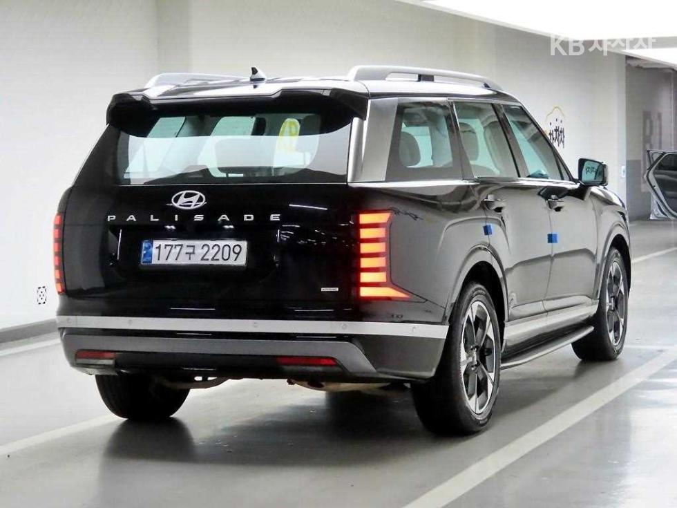 2025 Hyundai Used Car photo