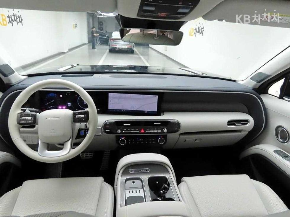 2025 Hyundai Used Car photo